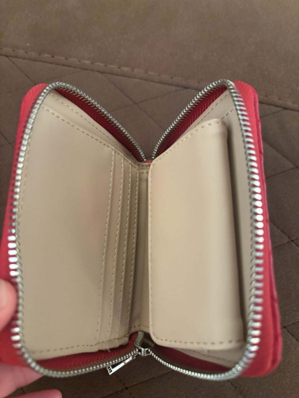 Purse Bundle Red Guess crossbody purse
Pink Bebe mini handbag with shoulder str - Picture 13 of 13